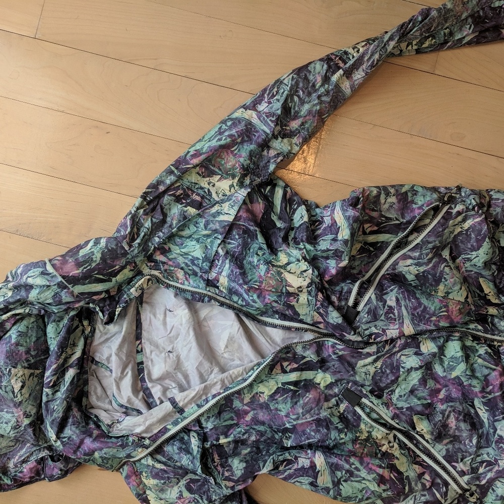 Lululemon lightweight rain coat (sz 4)